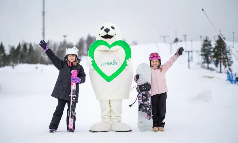 OmaSp Norppa ja lapset laskettelurinteessä