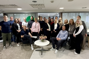 omasp master ohjelman osallistujat ryhmäkuvassa.